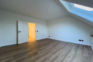 ETW // 2026 sanierte Dachgeschosswohnung – Die vollständige Adresse der Immobilie erhältst du vom Anbieter., 42719 Wald, Solingen – Vorschaubild 15