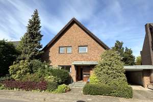 Freistehendes Einfamilienhaus mit Ausbaupotenzial im Dachgeschoss in ruhiger Lage von Krefeld