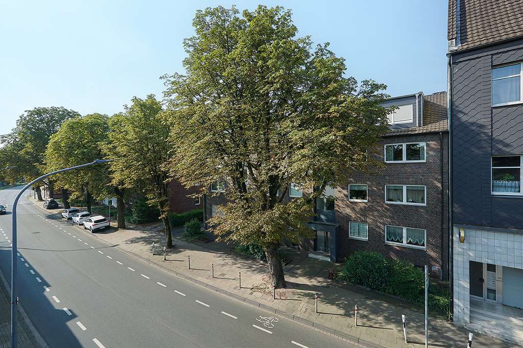 RESERVIERT: Gut geschnittene 2-Zimmerwohnung plus Garage im soliden gepflegten Mehrfamilienhaus