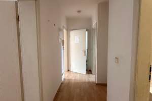Schöne 3-Zimmer-Wohnung mit Balkon und Küche | 59 m² | ruhige Lage – Straße d. OdF 16, 6237 Spergau – Vorschaubild 3