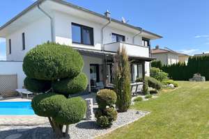 Traumhaftes großes Einfamilienhaus mit allem, was das Herz begehrt!  Energieklasse A+ – Die vollständige Adresse der Immobilie erhältst du vom Anbieter., 94439 Roßbach – Vorschaubild 1