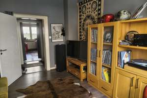 Liebevoll sanierte Altbauwohnung mit moderner EBK in saniertem Altbau!