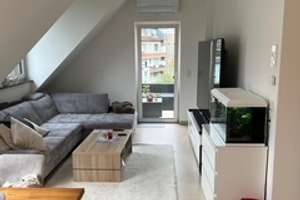 Schöne 2-Zimmer Dachgeschosswohnung  inkl. Einbauküche – Ludenberger Str. 19, 40629 Grafenberg, Düsseldorf – Vorschaubild 4