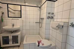 KURZFRISTIG ROSMARINSTRAßE KOMFORT APARTMENT 2 . ETAGE PARKETT BALKON GARAGE KÜCHENÜBERNAHME MÖGLICH – Rosmarinstraße 18, 40235 Flingern Nord, Düsseldorf – Vorschaubild 7