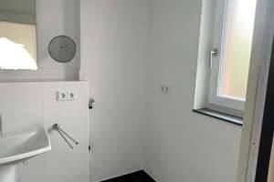 Moderne citynahe EG-Wohnung mit 2 Terrassen, EBK, TG-Platz und separatem Eingang, max.  2 Personen – Siegfriedstrasse 25-27 b, 86152 Stadtjägerviertel, Augsburg – Vorschaubild 8
