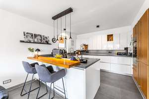 Exklusives Zuhause mit Pool & Garten in Tegernheim – Die vollständige Adresse der Immobilie erhältst du vom Anbieter., 93105 Tegernheim – Vorschaubild 2