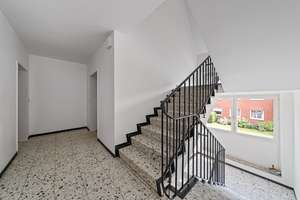 Geschmackvolle 3 Zimmer-Wohnung mit zwei Balkonen und Tiefgaragenstellplatz – Die vollständige Adresse der Immobilie erhältst du vom Anbieter., 21465 Reinbek – Vorschaubild 2