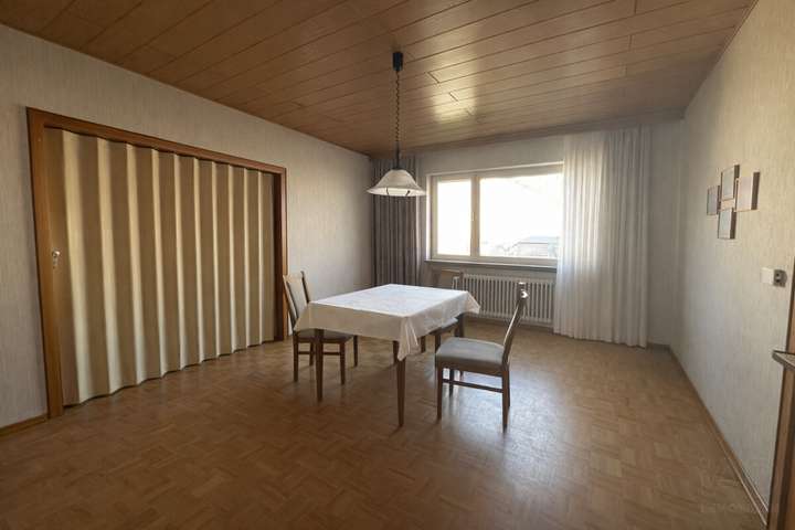 Separates Esszimmer, getrennt 