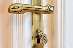 BEZUGSFREI - CHARMANTER 2 - ZIMMER - ALTBAUKLASSIKER + SÜD-BALKON + 2.OG + RUHIGLAGE – Die vollständige Adresse der Immobilie erhältst du vom Anbieter., 12167 Steglitz, Berlin – Vorschaubild 6