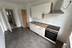 Gemütliche 2-Zimmer-Wohnung mit Einbauküche! – Elisenstraße 12, 39122 Fermersleben, Magdeburg – Vorschaubild 1