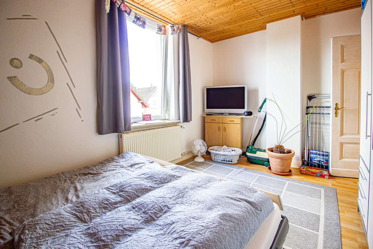 Immobilie in Wustrow - Zweifamilienhaus mit 2 separaten Einheiten und großem Grundstück in ruhiger Lage *Provisionsfrei - Bild 0