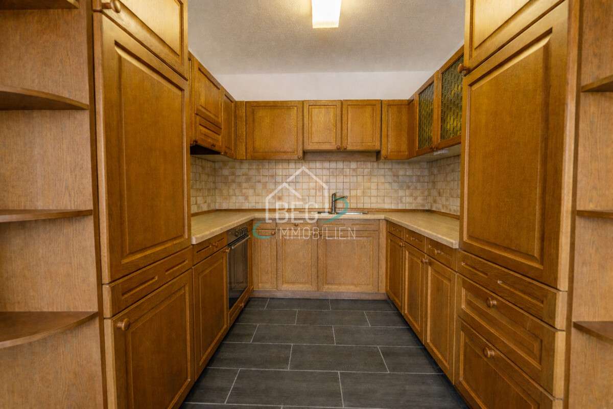 Immobilie in Michelbach an der Bilz - Großzügige Eigentumswohnung mit zwei Garagen in zentraler Lage - Bild 0