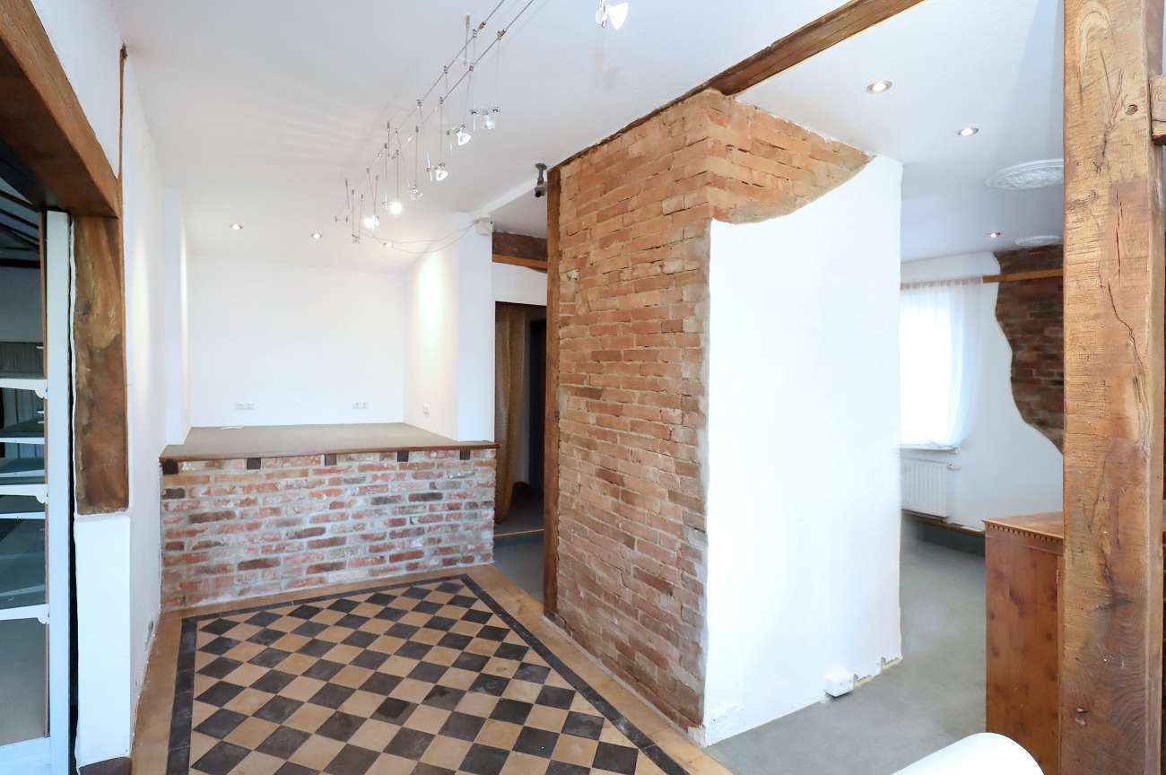 Immobilie in Coppenbrügge - Perfekte Mischung aus Wohn- und Geschäftshaus: Große Gewerbefläche mit 5 WE - Bild 1