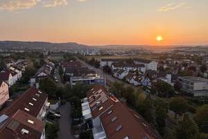 ERSTBEZUG: Sanierter Wohntraum mit 9. OG Fernblick & Balkon - Einziehen & Wohlfühlen