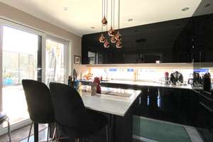 Exklusives Wohnerlebnis: Modernes Design-Haus mit Pool, Einliegerwohnung und exklusiver Ausstattung – Die vollständige Adresse der Immobilie erhältst du vom Anbieter., 76139 Hagsfeld, Karlsruhe – Vorschaubild 12