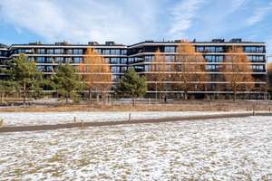 Geschmackvoll neu möblierte Wohnung mit Balkon zum Park am Gleisdreieck – Schöneberger Ufer 5c, 10785 Kreuzberg, Berlin – Vorschaubild 2