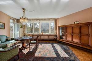 +++ bequem & altersgerecht - 1.OG mit Süd-Balkon - Bad mit Fenster - modernisierungsbedürftig +++