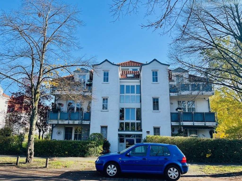 Immobilie in Glienicke/Nordbahn - Schöne Eigentumswohnung in Glienicke als Kapitalanlage! Balkon mit Gartenzugang, Tiefgarage, Keller - Bild 0