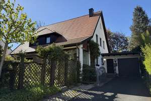 Großzügiges Einfamilienhaus mit weitläufigem, parkähnlichem Gartengrundstück – Die vollständige Adresse der Immobilie erhältst du vom Anbieter., 95445 Roter Hügel, Bayreuth – Vorschaubild 2