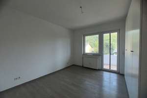 Marko Winter Immobilien -Neckarzimmern: Gemütliche 3,5-Zimmer-Wohnung mit Balkon – Die vollständige Adresse der Immobilie erhältst du vom Anbieter., 74865 Neckarzimmern – Vorschaubild 3