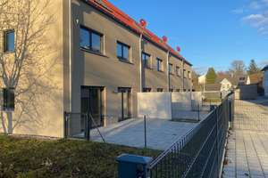 Erstbezug Modernes und großzügiges Reihenmittelhaus am Ortsrand von Offenstetten – Hofmark 54 d, 93326 Abensberg – Vorschaubild 4