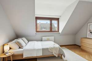 Ruhig gelegenes Reihenhaus mit guter Raumaufteilung und Ausbaupotential – Die vollständige Adresse der Immobilie erhältst du vom Anbieter., 28259 Kirchhuchting, Bremen – Vorschaubild 2