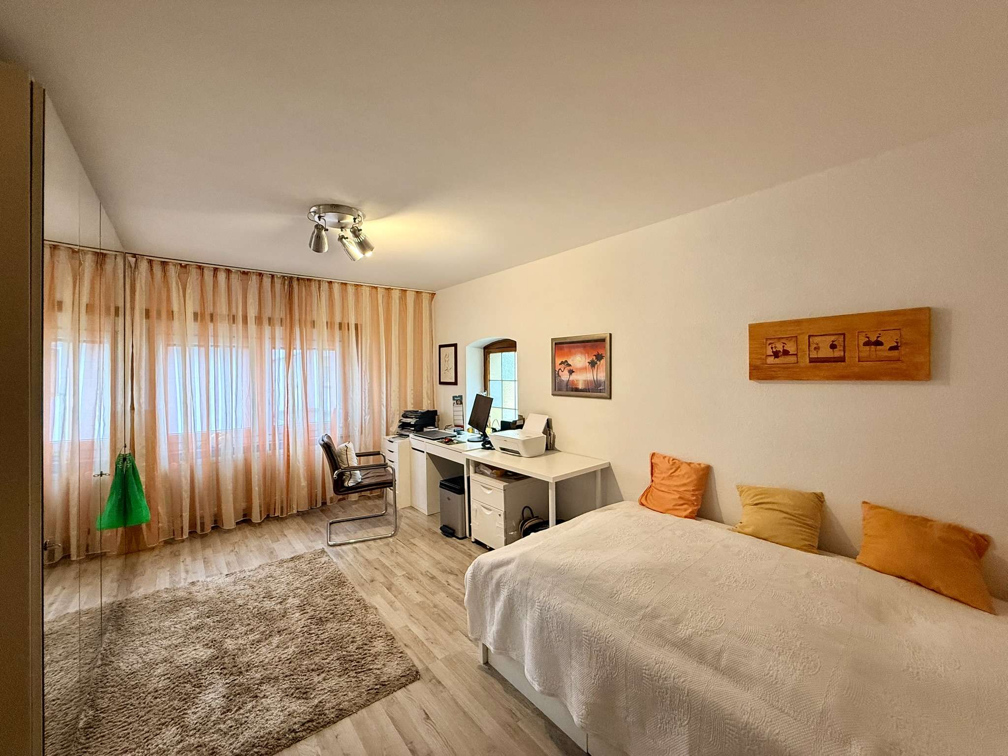 Immobilie in Usingen - Viel Platz für Ihre Ideen: Einfamilienhaus mit unzähligen Nutzungsmöglichkeiten - Bild 3