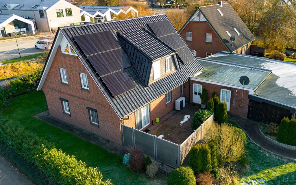 Immobilie in Norstedt - Optimal für Familien: großes, top-ausgestattetes und energieeffizientes Einfamilienhaus in Viöl. - Bild 3