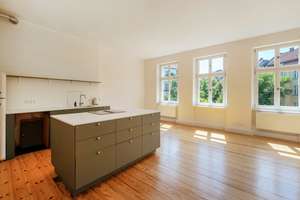 Sanierte Altbauwohnung mit Südwest-Loggia und grünem Ausblick – Die vollständige Adresse der Immobilie erhältst du vom Anbieter., 12053 Neukölln (Ortsteil), Berlin – Vorschaubild 2