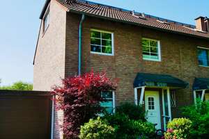 Gepflegtes Reihenendhaus mit Einbauküche und Garten in DU-Huckingen – provisionsfrei zu vermieten