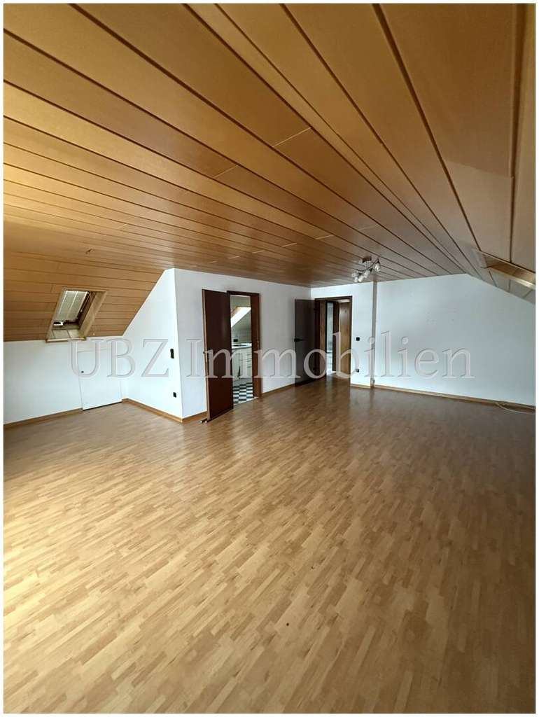 Immobilie in Mömbris - Große DG Eigentumswohnung - Bild 0