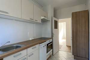 Ruhig und im Grünen gelegene 3-Zimmer-Whg. mit EBK u. Balkon – Wilhelm Klees Straße 18f, 39108 Stadtfeld Ost, Magdeburg – Vorschaubild 2