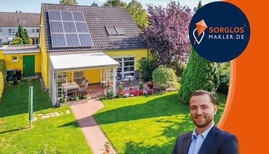 Bild von Einziehen und genießen – stilvolles Einfamilienhaus mit Garten und sonniger Terrasse