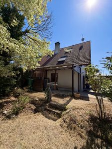 Charmante Doppelhaushälfte mit idyllischem Garten in ruhiger Wohnlage