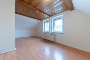 Ein kleines Reich unterm Dach – Charmante Wohnung in Essen-Überruhr – Die vollständige Adresse der Immobilie erhältst du vom Anbieter., 45277 Überruhr-Holthausen, Essen – Vorschaubild 5