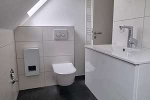 LEERSTEHENDE KERNSANIERTE 2 ZKB DG-WOHNUNG, NOBILIA-EBK UND KELLER IN RUHIGER LAGE OHNE PROVISION – Zorndorfstraße 17, 50737 Weidenpesch, Köln – Vorschaubild 14