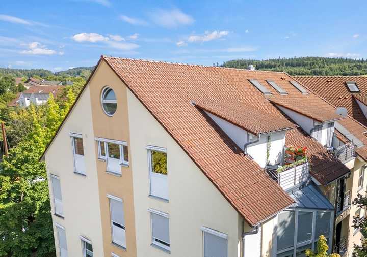großzügige 4-Zimmer-Maisonette-Wohnung
mit kleiner Loggia und Lift