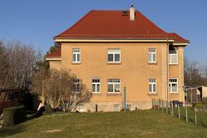 charmantes Haus mit Einliegerwohnung – Die vollständige Adresse der Immobilie erhältst du vom Anbieter., 99439 Großobringen – Vorschaubild 2