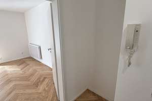 Modernisierte Wohnung mit hochwertigem Fischgrätparkett, Einbauküche und Balkon – Gasteiner Straße 24, 70372 Seelberg, Stuttgart – Vorschaubild 6