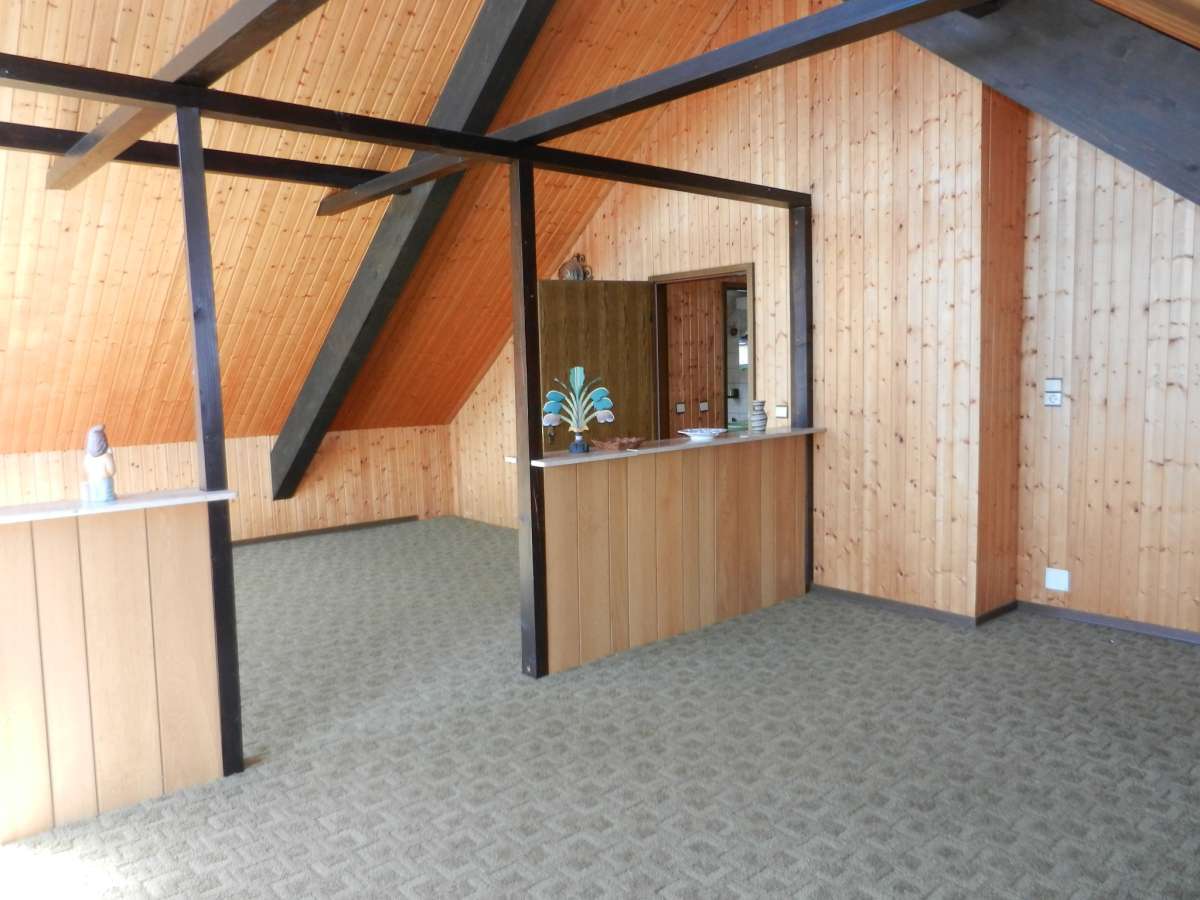 Immobilie in Hahnstätten - Herrliche Lage und Ausblick - Großes Einfamilienhaus in bevorzugter Ortsrandlage - Bild 2