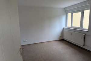 2 Zimmer Wohnung am Dr.Linnert-Ring!! ACHTUNG! Nur mit Wohnberechtigungsschein!! – Dr.-Linnert-Ring 37, 90473 Nürnberg – Vorschaubild 3