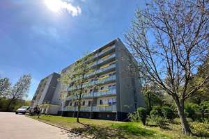 Lichterfüllte 1-Raum-Wohnung mit Einbauküche und Balkon