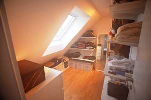 Gepflegt und großzügig: helle Dachgeschoss-Maisonette in Trudering – Die vollständige Adresse der Immobilie erhältst du vom Anbieter., 81825 Gartenstadt Trudering, München – Vorschaubild 12