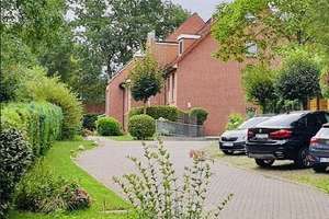 Individuelle, zentrale 3-Zimmer-Maisonette-Wohnung mit Sonnen-Balkon + Tiefgaragenplatz