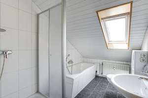 Freistehendes & gepflegtes Zweifamilienhaus mit großem Garten in Oberhausen -Walsumer Mark – Die vollständige Adresse der Immobilie erhältst du vom Anbieter., 46147 Sterkrade-Nord, Oberhausen – Vorschaubild 37