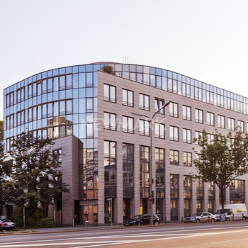 Flexible Büroflächen mit Dachterrasse und Innenhof 