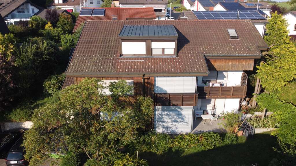 Immobilie in Lörrach - Großes Einfamilienhaus mit Einliegerwohnung - Großes, schön angelegtes Grundstück! - Bild 3