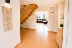 Außergewöhnliches Einfamilienhaus mit Wellnessgarten in Mahlsdorf-Nord – Die vollständige Adresse der Immobilie erhältst du vom Anbieter., 12623 Mahlsdorf, Berlin – Vorschaubild 3