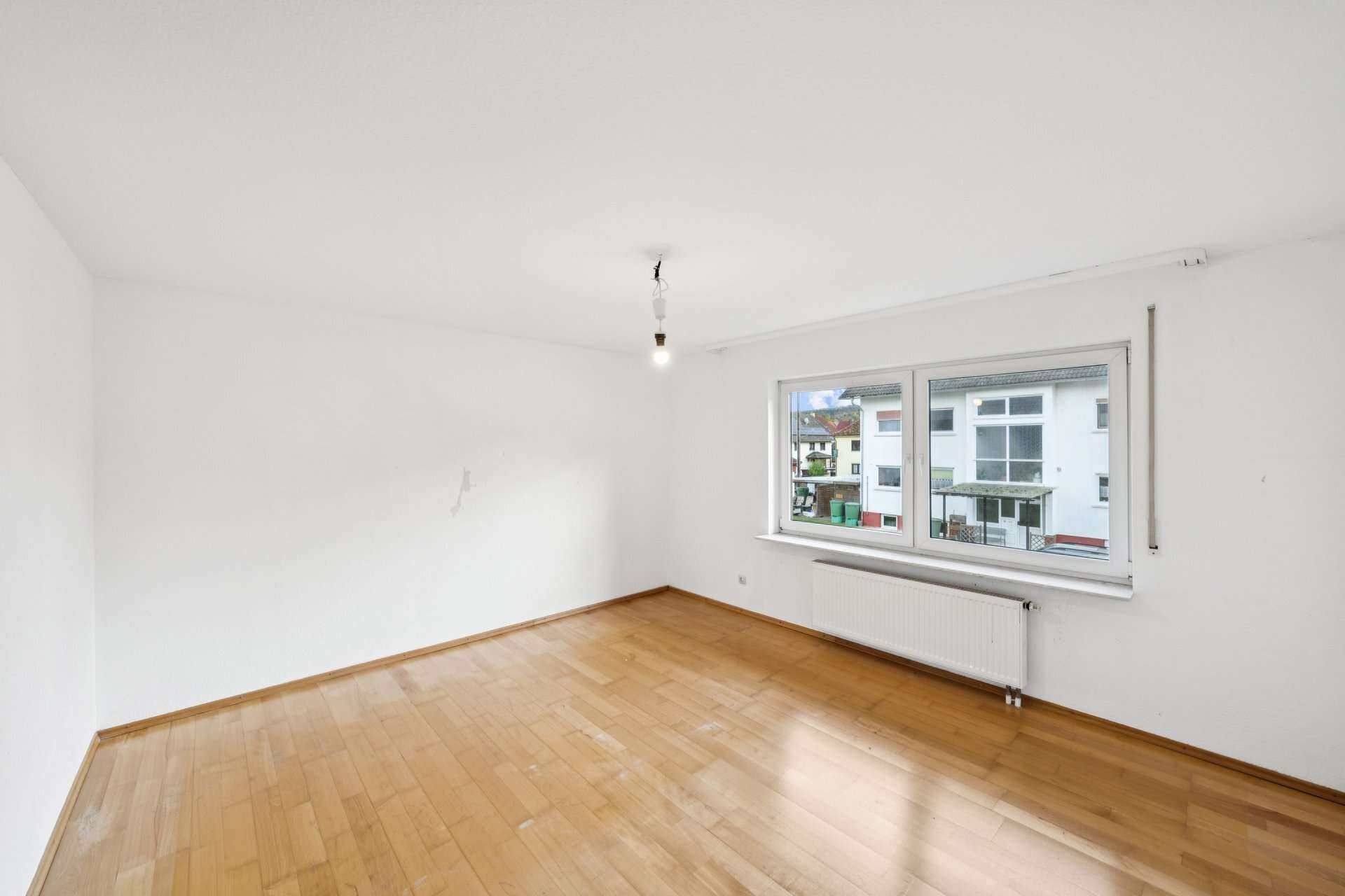 Immobilie in Gründau - Einfamilienhaus mit Anbau im schönen Hain-Gründau - Bild 2