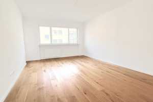 Helle 3,5 ZKB Wohnung mit EBK, 2 Balkonen, Garage + Stellplatz in ruhiger zentraler Lage – Obere Waiblinger Straße 189, 70374 Stuttgart – Vorschaubild 3
